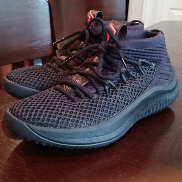 Dame 4 - Picture 1 of 4